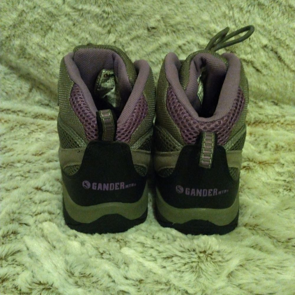 Gander Mountain girls shoes. - Picture 9 of 10